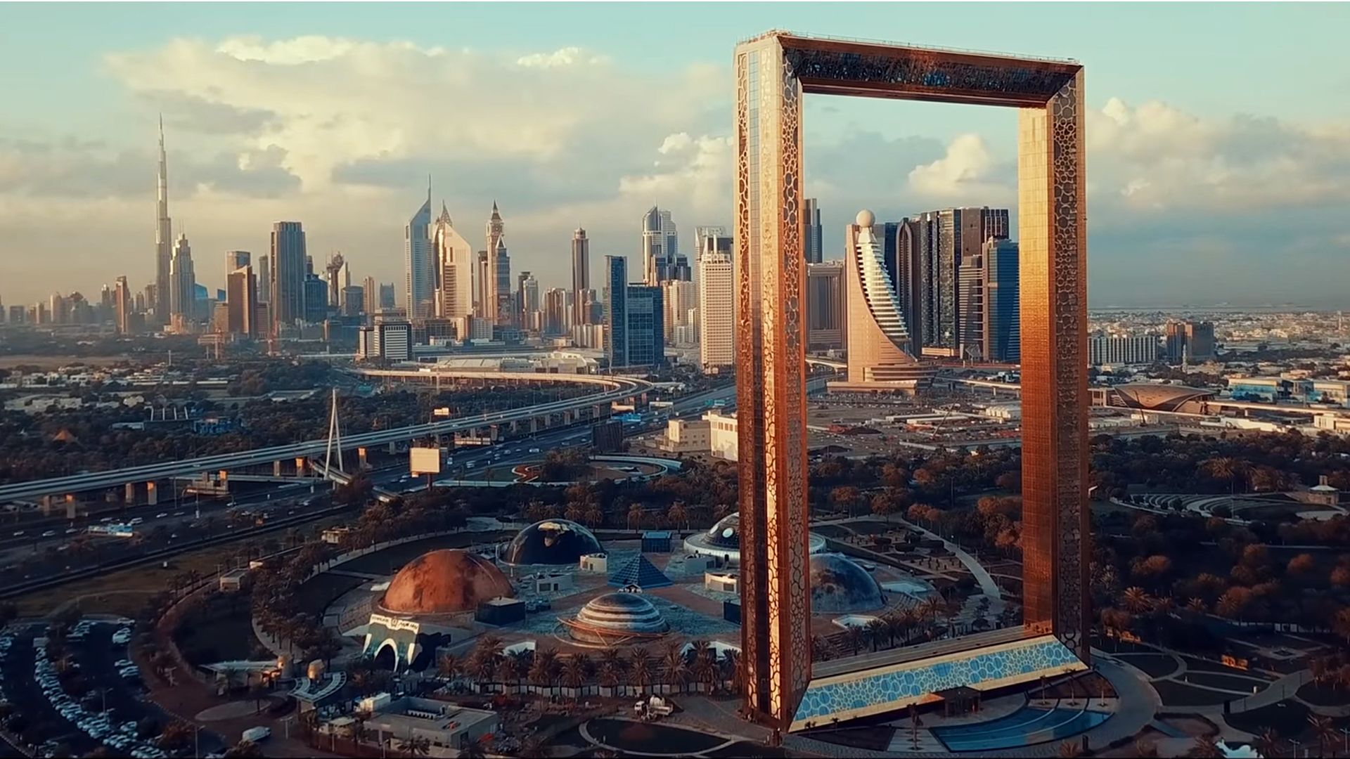 Exploring Dubai Frame - A Complete Guide | Fundining